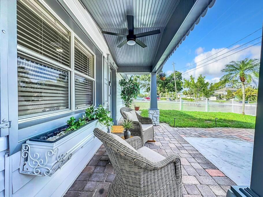 Poolside Paradise Near Siesta Key Beach サラソータ エクステリア 写真